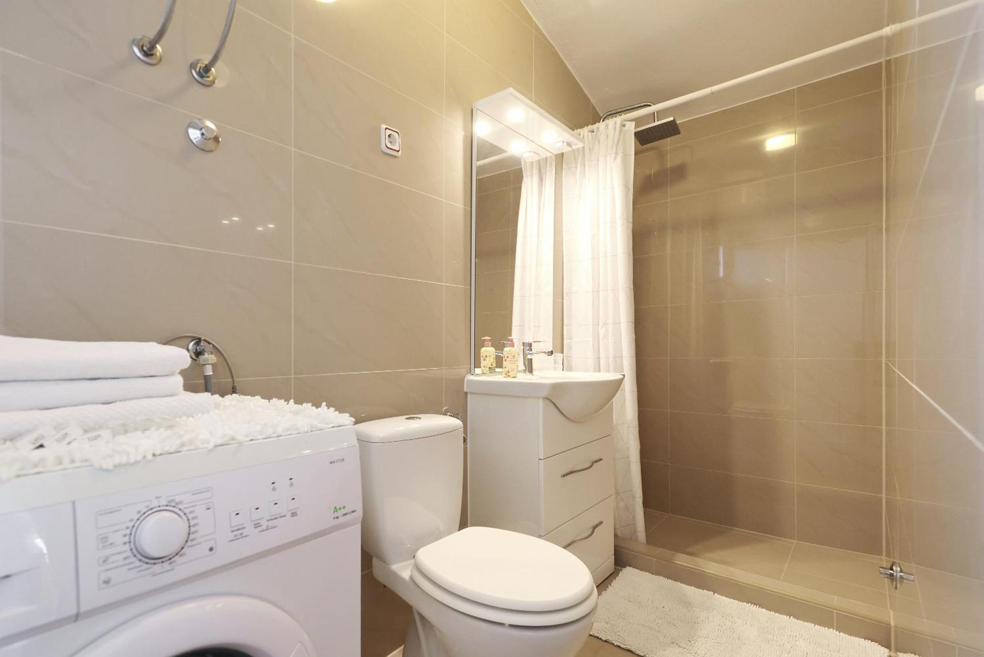 Apartments Rosini, 300M From The Beach With Shared Tavern And Bikes, Nin Exterior foto