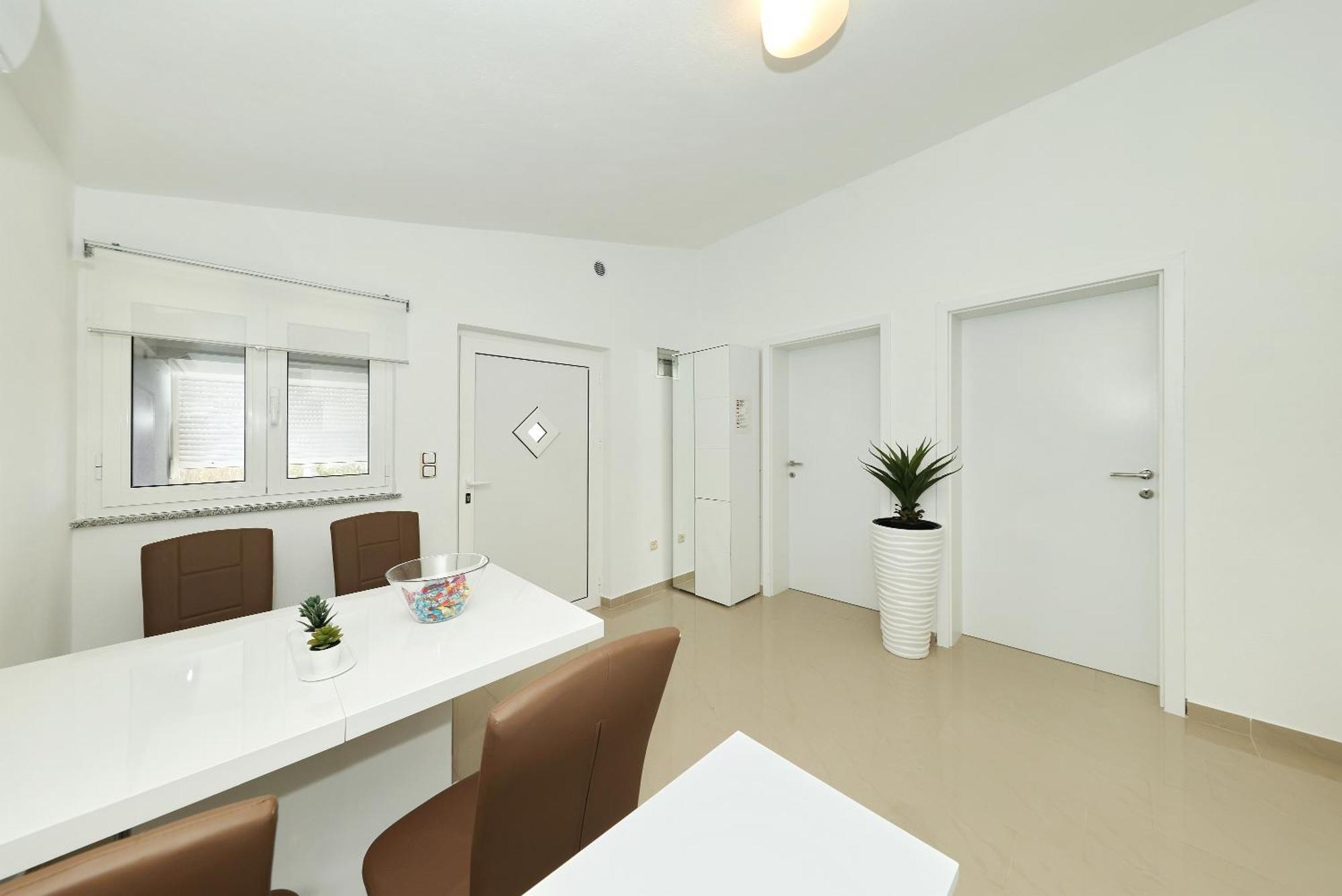Apartments Rosini, 300M From The Beach With Shared Tavern And Bikes, Nin Exterior foto