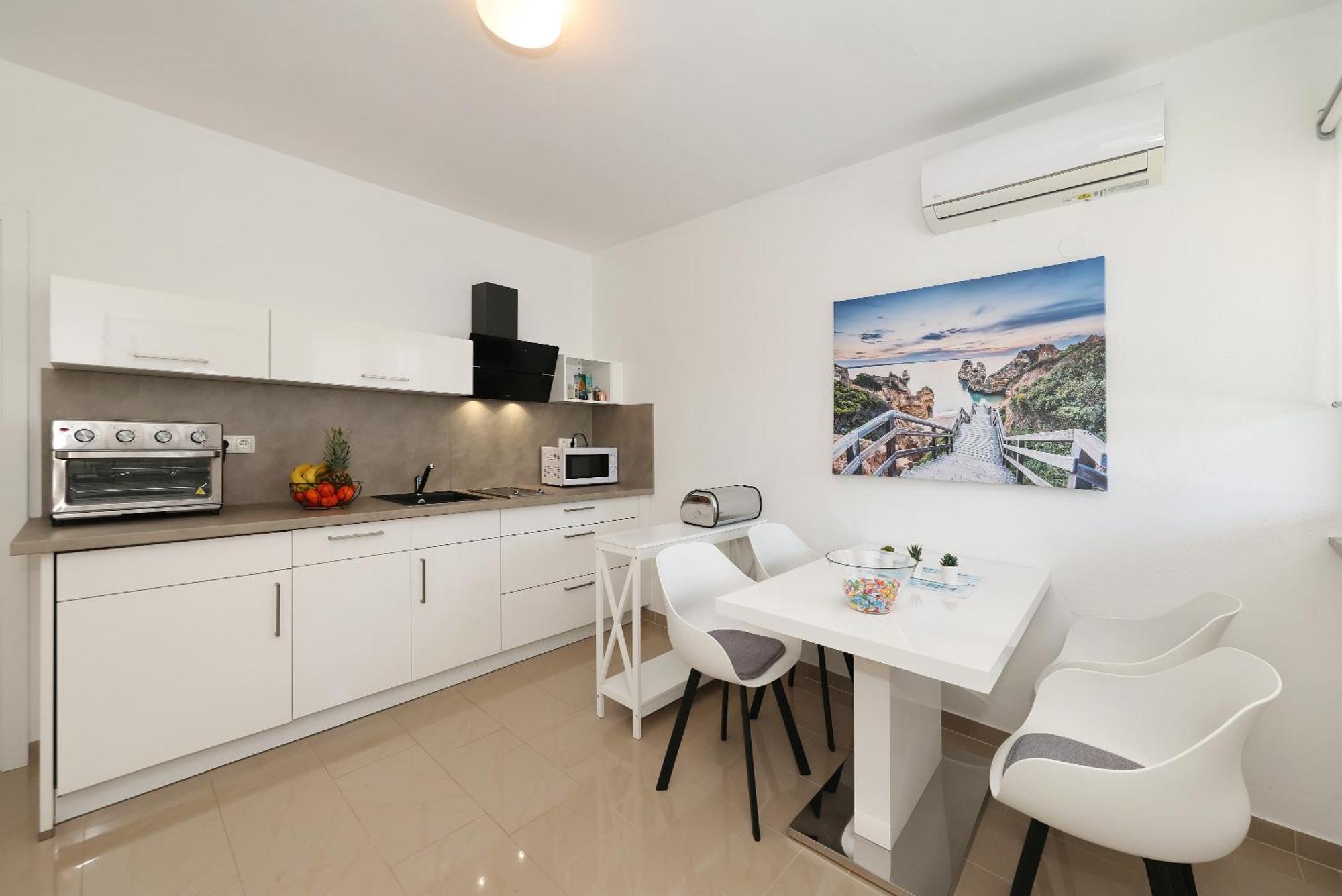 Apartments Rosini, 300M From The Beach With Shared Tavern And Bikes, Nin Exterior foto